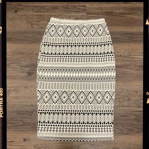 Lovely Day Black & White Patterned Bodycon Skirt Size Medium